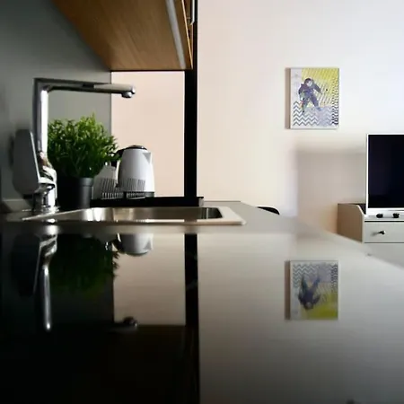 By Hi5- Rottenbiller Apartman Budapest